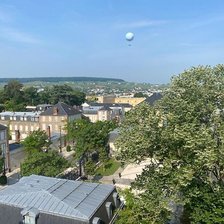 Avenue De Champagne Epernay Private Parking Apartment Bagian luar foto
