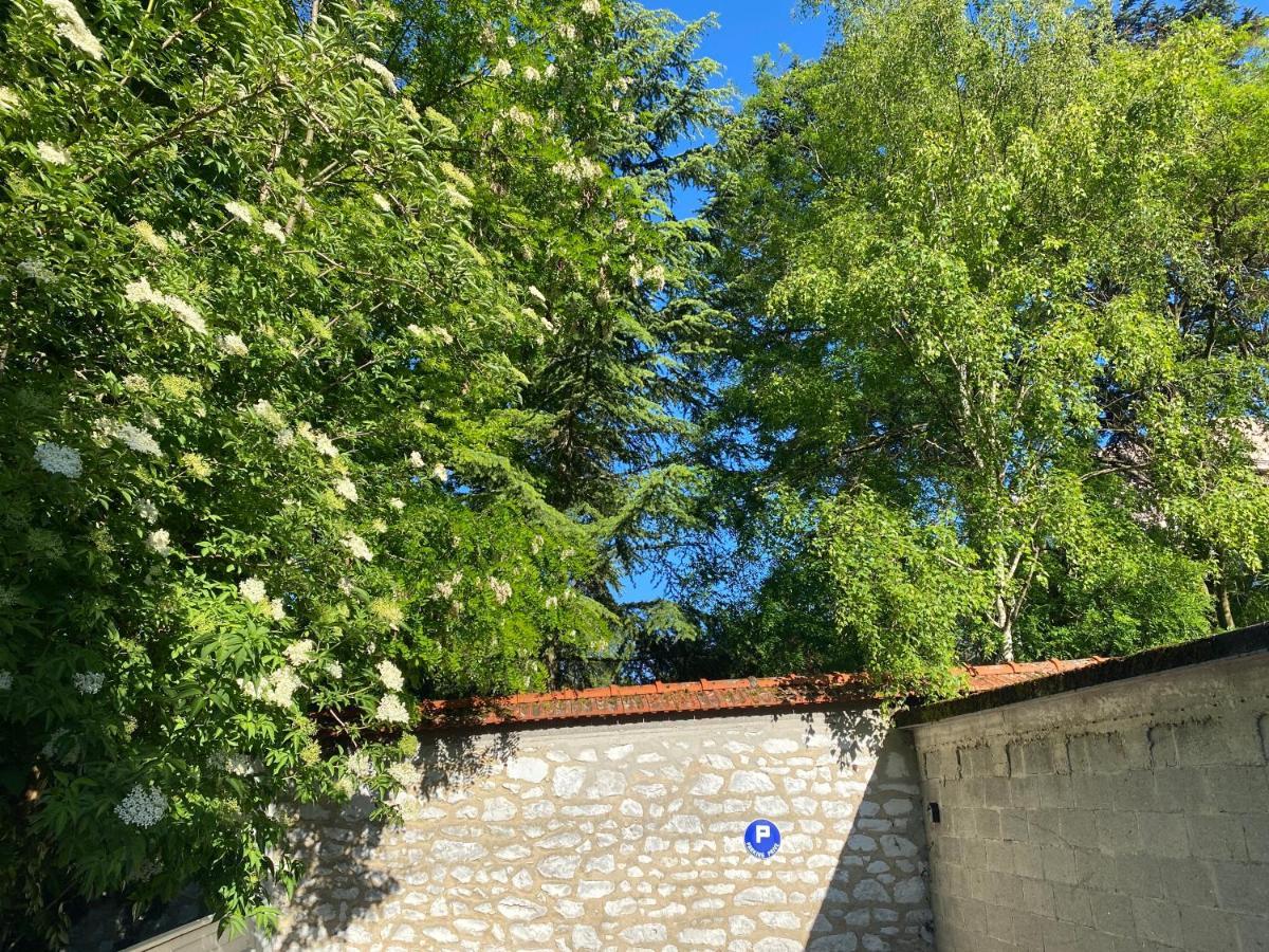 Avenue De Champagne Epernay Private Parking Apartment Bagian luar foto