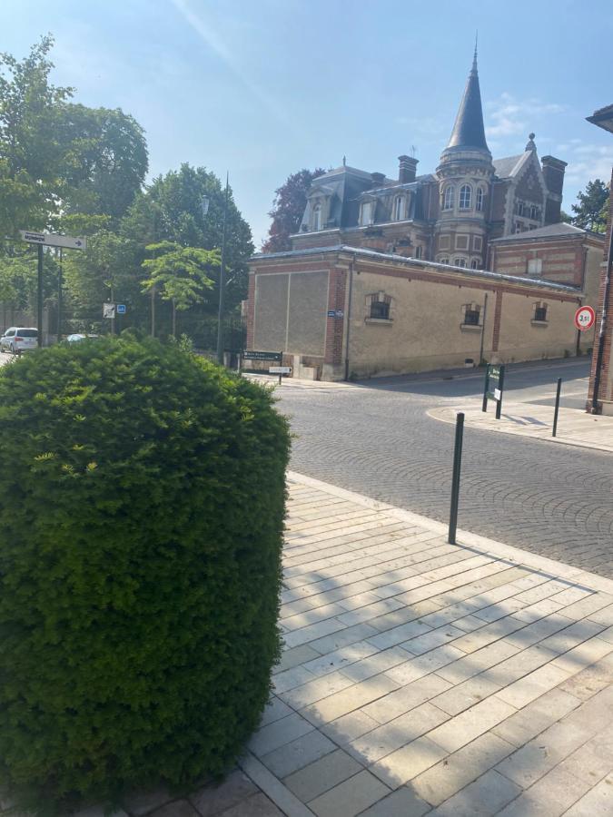 Avenue De Champagne Epernay Private Parking Apartment Bagian luar foto