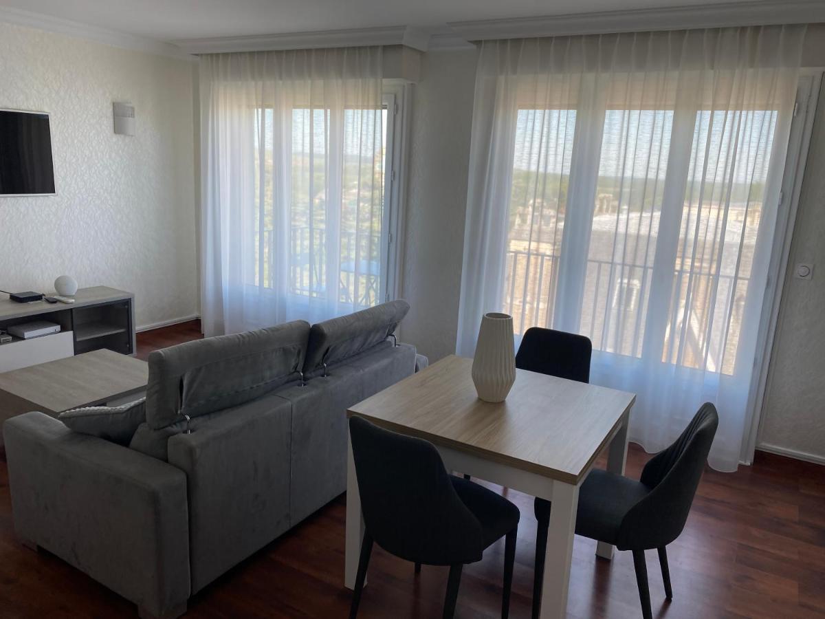 Avenue De Champagne Epernay Private Parking Apartment Bagian luar foto